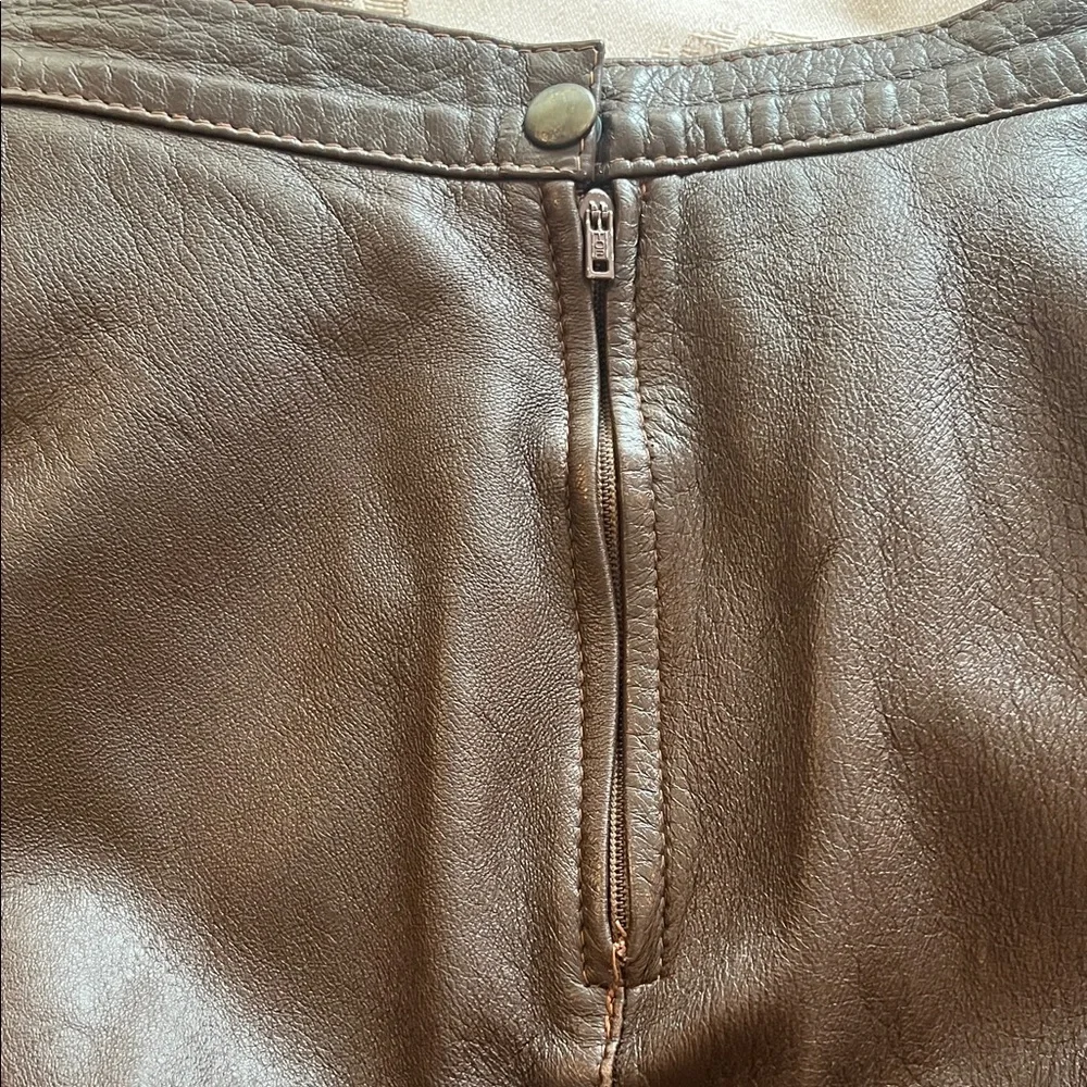 Chic Brown Leather Pencil Skirt - Picture 3 of 3